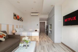 Rivergate Apartment, Infinity, neflix chill, Pool - 0