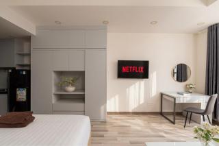 Rivergate Apartment, Infinity, neflix chill, Pool - 1