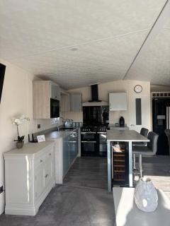 40ft Delta Superior Deluxe Static lodge - 2