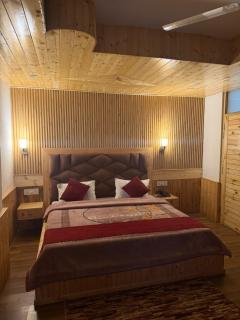 Hotek Kartik Manali - 1