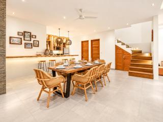 Coastal Comfort Cozy 4BR Villa, 300m to Finns - 4