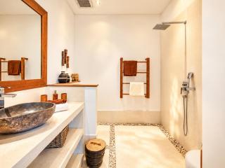 Coastal Comfort Cozy 4BR Villa, 300m to Finns - 2