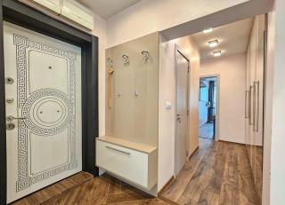 Spacious & Modern Apartment with Balcony - 5