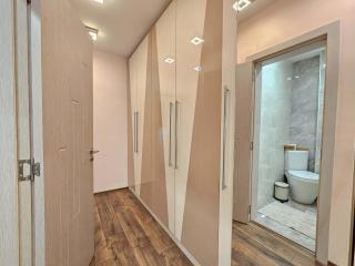 Spacious & Modern Apartment with Balcony - 3