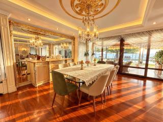 Beachfront Holiday Villa with Magnificent View - 5