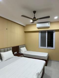 Hotel Parshwa - 4