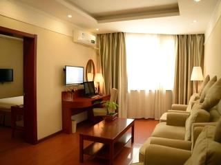 GreenTree Inn Jinan Quancheng Hotel - 1