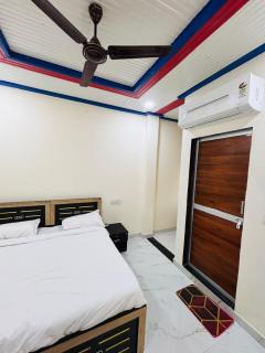 Hotel The sanraj - 9