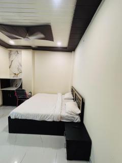Hotel The sanraj - 2