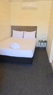 Broken Hill Hotel - 0