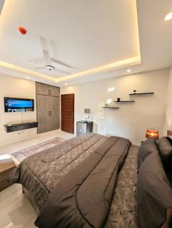 A Cozy Studio Getaway - Bahria Town Phase 4 - 4