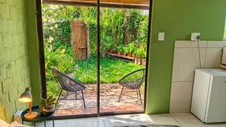 Cozy private Ferngrove cottage with garden views at Stormsriver - 7