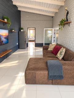 Quiet Coastal Hideaway Near the Sea - 0