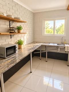 Quiet Coastal Hideaway Near the Sea - 7
