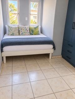 Quiet Coastal Hideaway Near the Sea - 6