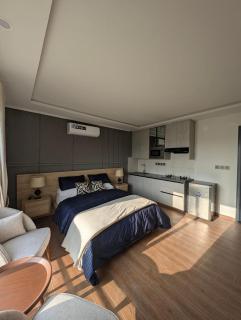 A Comfy Studio Stay – Bahria Town Phase 4 - 1