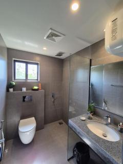 A Premium 1BR Stay - Bahria Town Phase 4 - 4