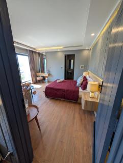 A Premium 1BR Stay - Bahria Town Phase 4 - 2