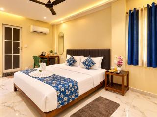 SWIMMlNG POOL HOTEL W CALANGUTE GOA - 2