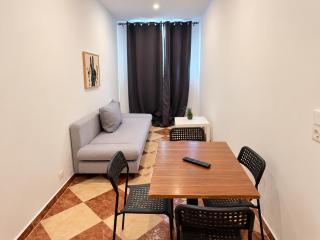 Near Westbahnhof 2BR & 1LR for Long-Term - 2