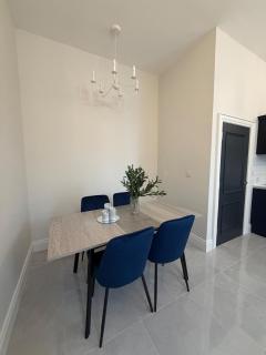 Gosford Place - 4