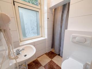 Cozy 1BR Stay, Near Westbahnhof for Long-Term - 2