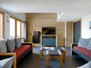 Magnifique duplex rénové 7 pièces, proche pistes, sauna, hammam, salle de fitness - 2