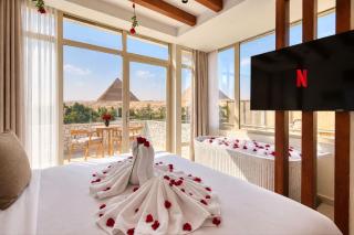 Oro Pyramids Hotel - 8