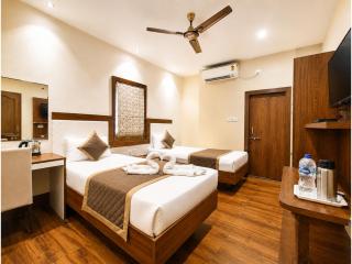 Shivam Kashi Heritage Grand Hotel - Restaurant, Lift & Comfortable Accommodation Near Varanasi Junction - 2