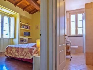 Lucca apartment with private furnished terrace - 7