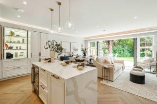 Ascot Luxury - Stylish 3BR Apartment - By Tempstay - 0
