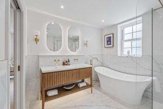 Ascot Luxury - Stylish 3BR Apartment - By Tempstay - 7