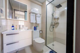 Misty Springs Condo, Near Sarit, Gtc, JW marriot With Pool, Gym, Wifi ,Netflix - 3