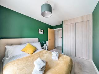Spacious Apartment in Addlestone with Free Parking- Pass the Keys - Addlestone - 7
