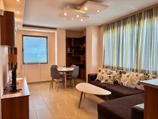 Cozy 1-Bedroom Apartment Near Old Town - Purple5 - 8