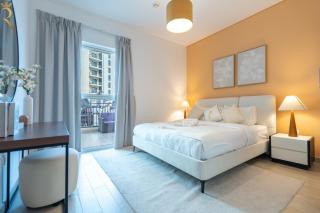 Modern 1BR Apartment in Waters Edge Yas Island - 7