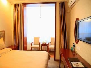 GreenTree Inn Chengdu high-tech Development West Zone Shidai Tian Street Express Hotel - 2