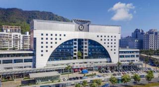 Vienna Hotel Shenzhen Bijiashan Yinhu Metro Station - 1