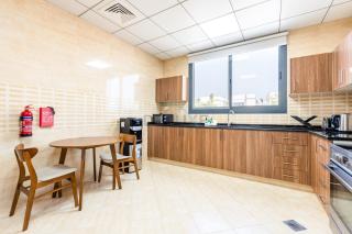 Sea and Mountain Views 3BR Plus Assistant Room with Own Kids Play Area, Spacious Outdoor Lounge and BBQ, Al Dana Island, Fujairah by Deluxe Holiday Homes - 6