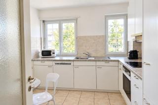 Queen Bed, Private Balcony, Central - Ghost 23 - 9