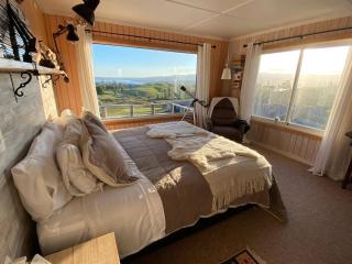 Lovely house with a hot tub in Castro Chiloe - 1