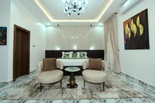 The One Percent Manor - 5
