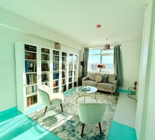 Two bed Apartment with balcony and Free Parking - 7