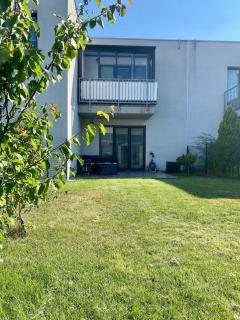 HOME Garden Apartment with Free Parking - 2