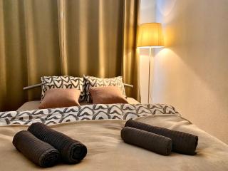 HOME Garden Apartment with Free Parking - 7