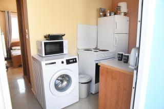 Beachfront Apartment - Sleeps 4 & Free Parking - 1