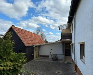 Spacious House for 6 - 8