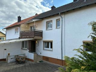 Spacious House for 6 - 7