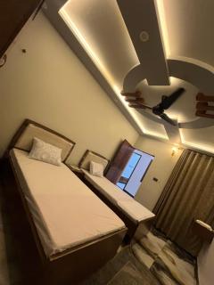 MJ GUEST House - 6