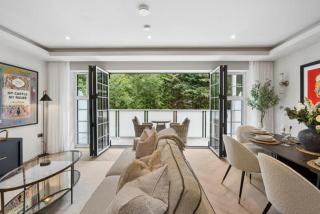 Luxury Gated 3BR Stay in Ascot - By Tempstay - 6
